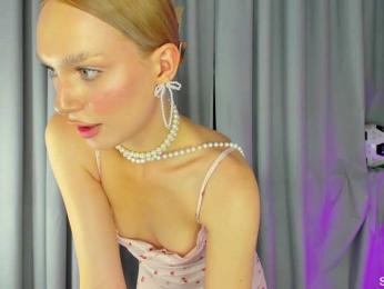 IceStrawberry webcam model stream image