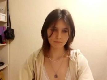 urrMila webcam model stream image