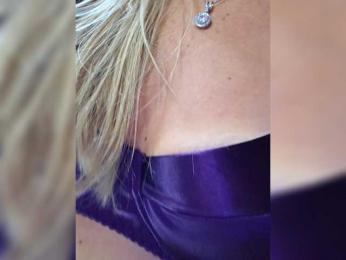 Love-Blondi webcam model stream image