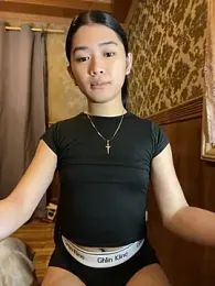 hugecock_molly webcam stripchat model stream image