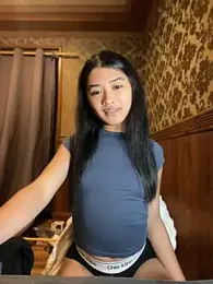 hugecock_molly webcam stripchat model stream image