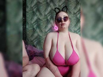 Red-rooms webcam bongacams model stream image