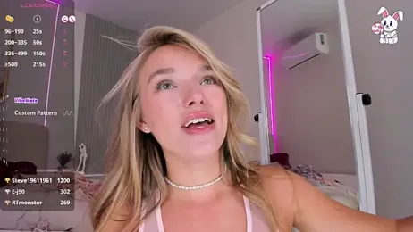 VirginChloe webcam model stream image