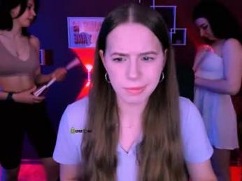 aria_wild_ webcam model stream image