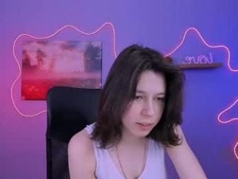 aria_wild_ webcam model stream image