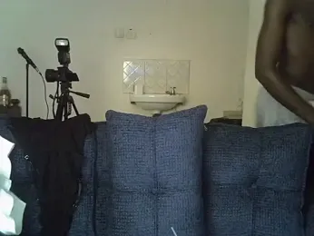 Thee_Biggest webcam model stream image