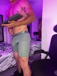 MR_MUSCLE webcam stripchat model stream image