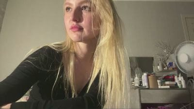 RolandeBaseler webcam model stream image