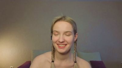 MitzieParonto webcam cam4 model stream image