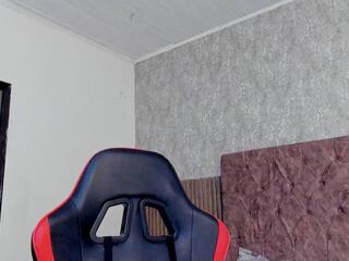 Jonas Lewis webcam model stream image