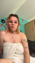 Emy_2002 webcam cam4 model stream image
