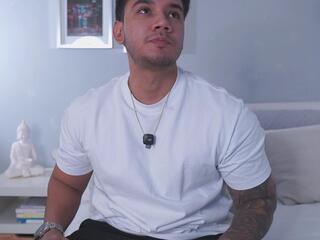 Noah Avery webcam flirt4free model stream image