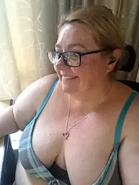 Iceprincess2bad4u webcam model stream image