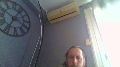 queue83100 webcam model stream image