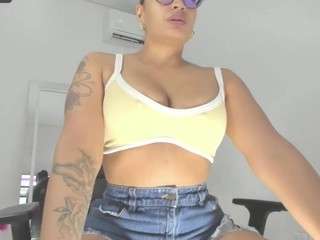 ashlynxx webcam model stream image