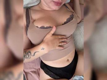 Lizzok- webcam model stream image