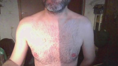 muy__versatil webcam model stream image