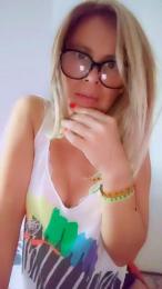 Calupink webcam model stream image