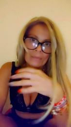 Calupink webcam model stream image