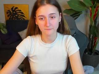 ave-costly webcam model stream image