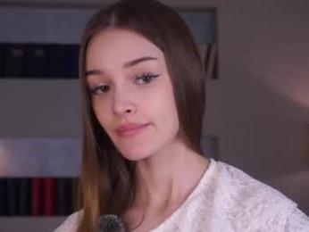 _moonlit_melody_ webcam model stream image