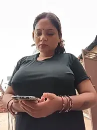 Aanushaka webcam stripchat model stream image