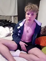 Paradeevich_And webcam model stream image