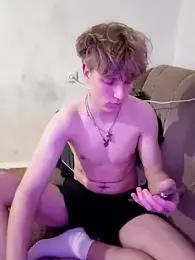 Paradeevich_And webcam model stream image