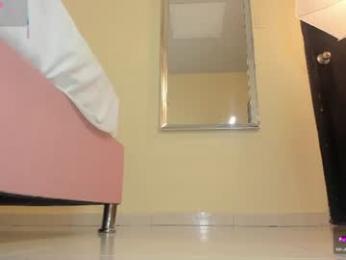 helenebird webcam model stream image