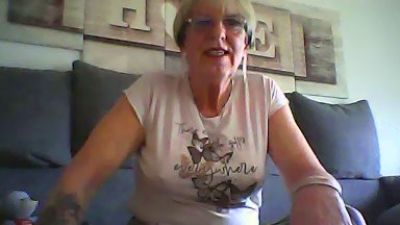 claudia2210 webcam cam4 model stream image