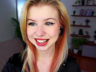 Becky Covert webcam model stream image