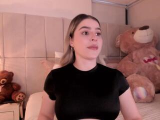 Mia Klein webcam model stream image