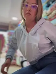 VIOLETA-25_ webcam model stream image