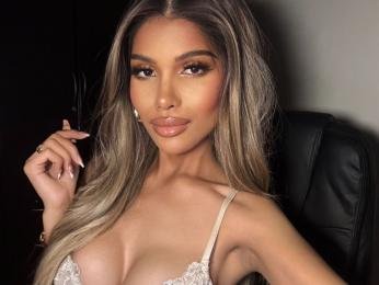 ShantalMolly webcam model stream image