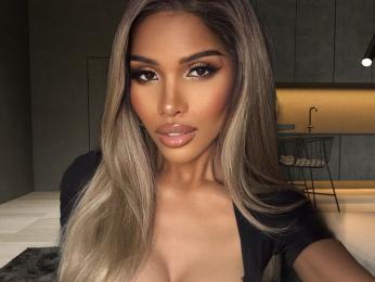 ShantalMolly webcam model stream image