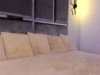 katheavy webcam model stream image