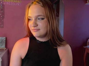 CarolineLovers webcam model stream image