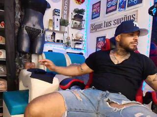 Leenar Key webcam model stream image