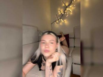 EmmaGoodGirl webcam model stream image