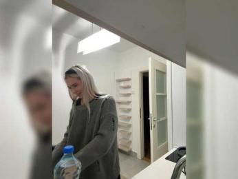 EmmaGoodGirl webcam model stream image