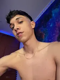 RoughDiamond_ webcam model stream image