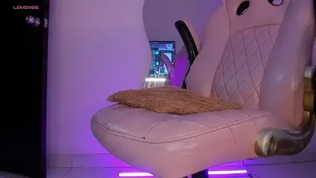 Mia_royal webcam model stream image