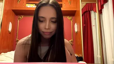 LauraMystiq webcam model stream image