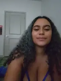 cinnaminnie webcam model stream image