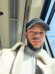 Lionayowe webcam model stream image