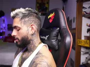 logan_hugh8 webcam model stream image