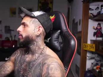 logan_hugh8 webcam model stream image