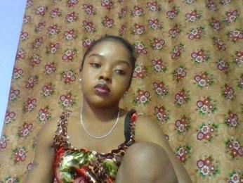 Elysa7 webcam model stream image