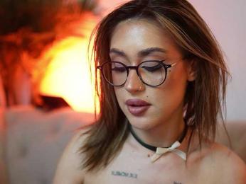 AileenKiss webcam model stream image