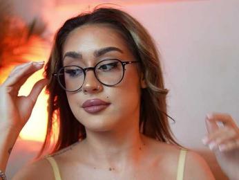 AileenKiss webcam model stream image